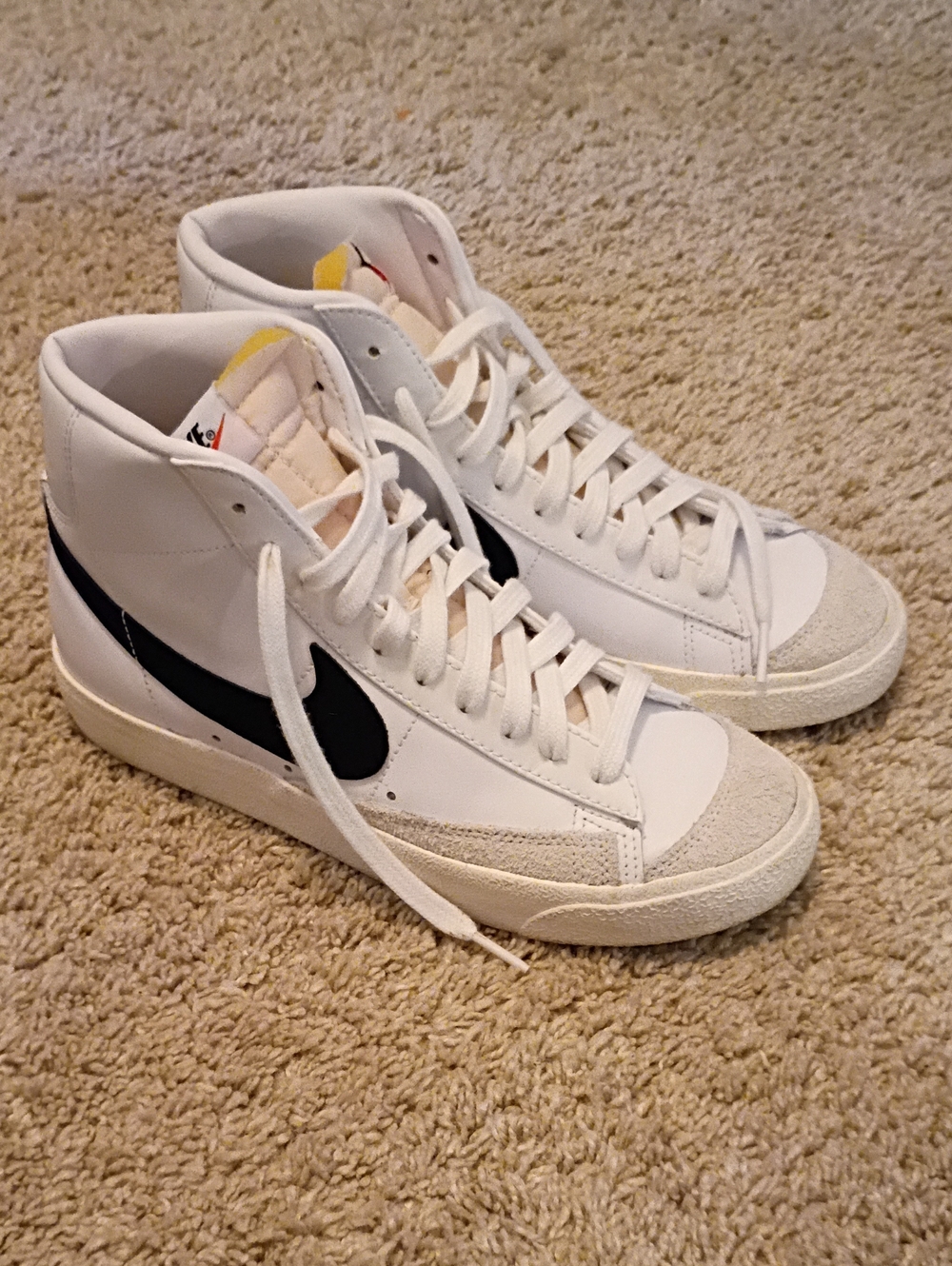 Nike Women's Blazer Mid 77 Sneakers